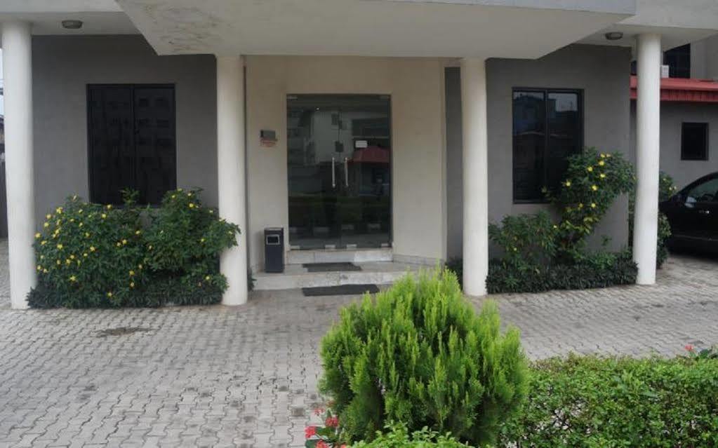 Knightsbridge Hotel Ikeja Esterno foto